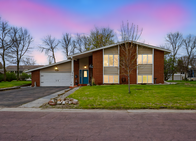 Property at 1840 Red Leaf Ct, Windom, MN 56101, 3 beds, 2 baths