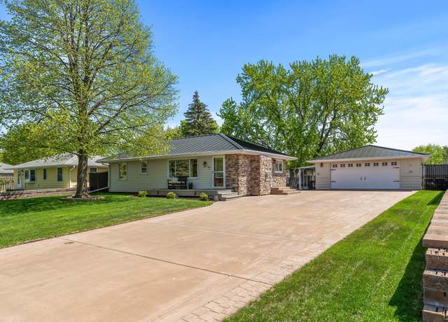 Property at 8523 Hinton Ave S, Cottage Grove, MN 55016, 2 beds, 1 bath