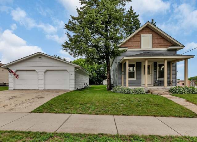 Property at 712 4th St S, Sauk Centre, MN 56378, 2 beds, 1 bath
