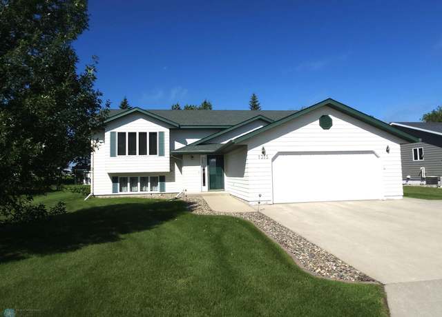 Property at 1315 3rd Ave NW, Valley City, ND 58072, 5 beds, 3 baths