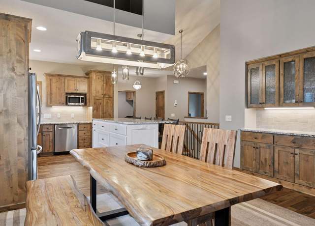Property at 525 Roanoke Ct, Waconia, MN 55387, 3 beds, 3 baths