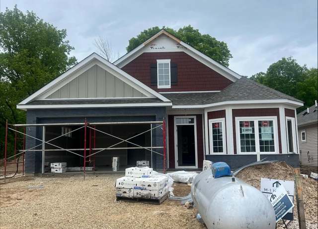 Property at 10490 Glenbrook Avenue South, Cottage Grove, MN 55016, 2 beds, 3 baths