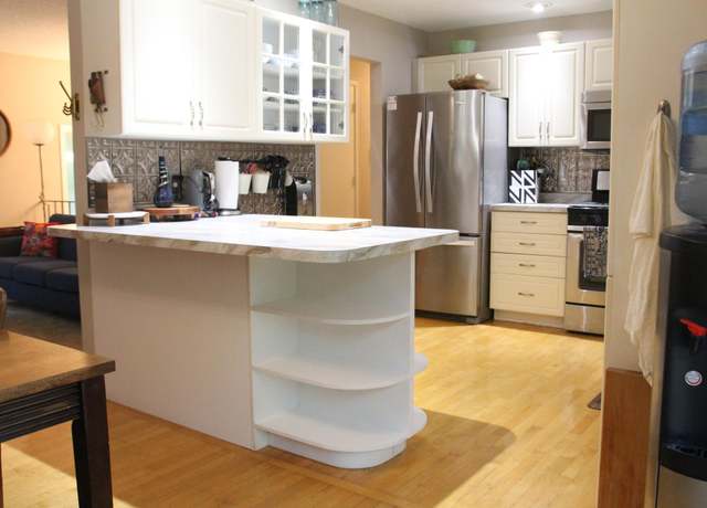 Property at 11902 River Hills Cir, Burnsville, MN 55337, 3 beds, 2 baths