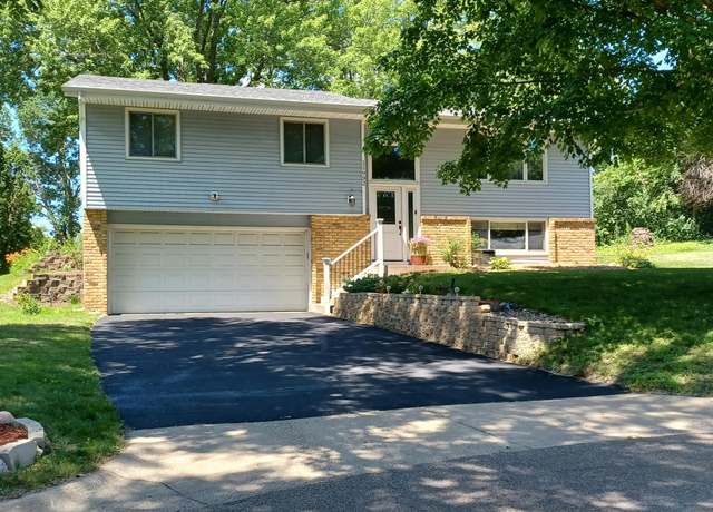 Property at 11902 River Hills Cir, Burnsville, MN 55337, 3 beds, 2 baths