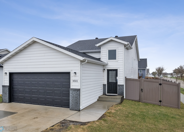 Property at 4501 17th St S, Moorhead, MN 56560, 4 beds, 2 baths