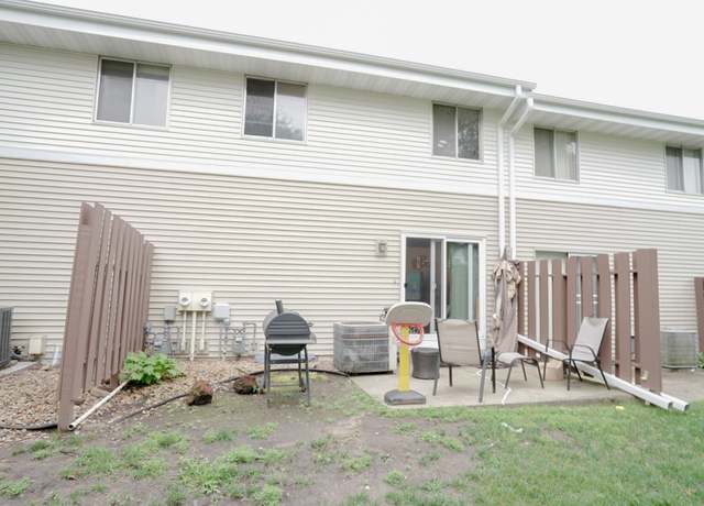 Property at 2363 Dorland Ln E, Maplewood, MN 55119, 3 beds, 2 baths