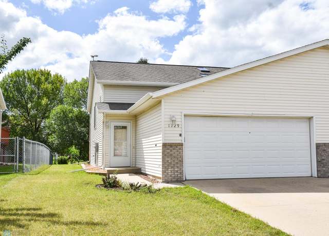 Property at 1729 49th St S, Fargo, ND 58103, 3 beds, 2 baths