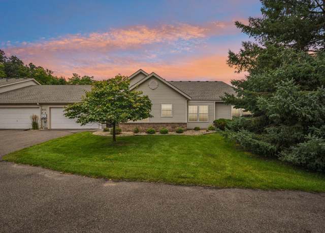 Property at 177 Wedgewood Dr, Mahtomedi, MN 55115, 2 beds, 2 baths