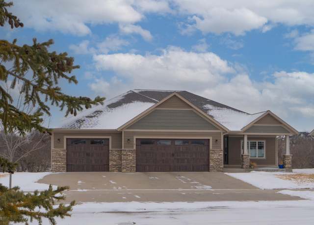 Property at 2463 Fieldstone Rd SW, Rochester, MN 55902, 5 beds, 3 baths