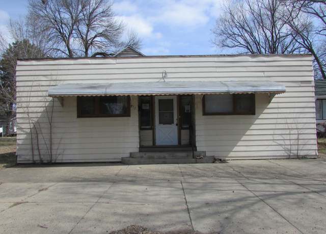 Property at 712 5th Ave SE, Saint Cloud, MN 56304, 3 beds, 3 baths