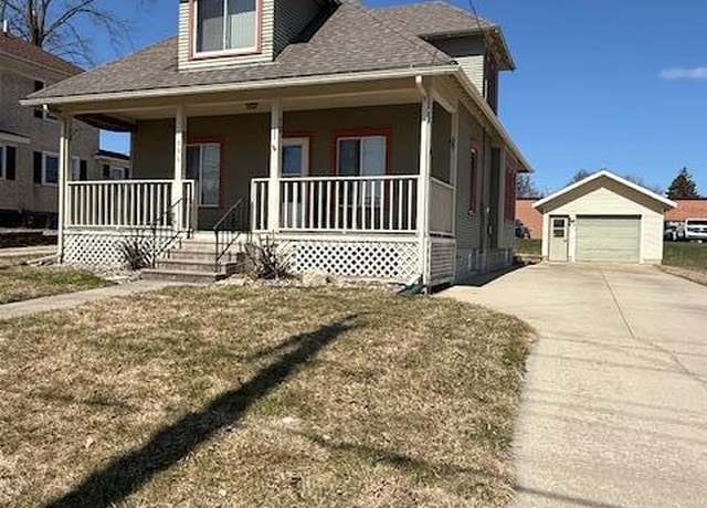 Property at 506 W Washington St, Caledonia, MN 55921, 4 beds, 1 bath