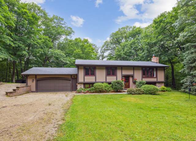Property at 575 N Branch Rd, Minnetrista, MN 55359, 4 beds, 3 baths