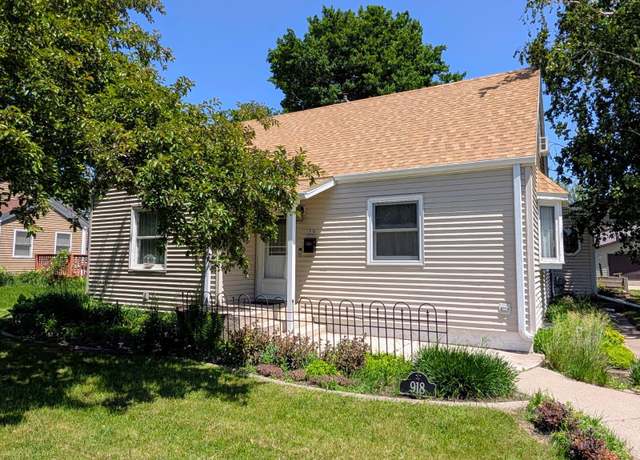Property at 918 N 3rd St, Montevideo, MN 56265, 4 beds, 2 baths