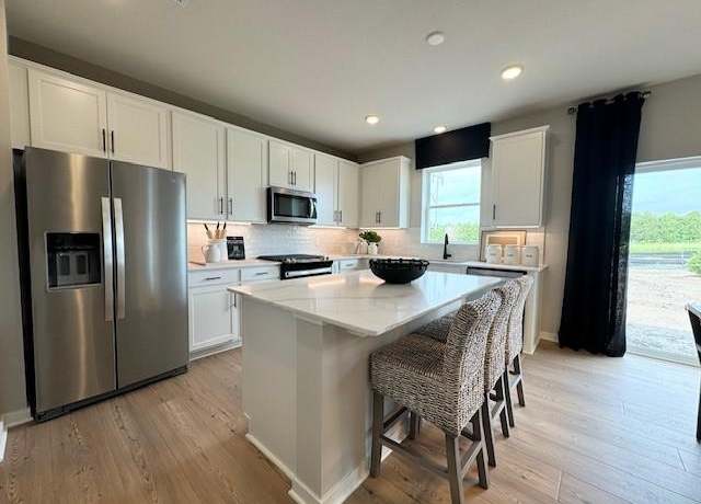Property at 4962 Airlake Dr, Woodbury, MN 55129, 4 beds, 3 baths