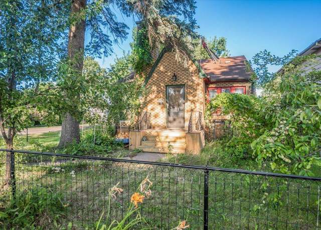 Property at 2202 Missouri Ave, Superior, WI 54880, 3 beds, 1 bath