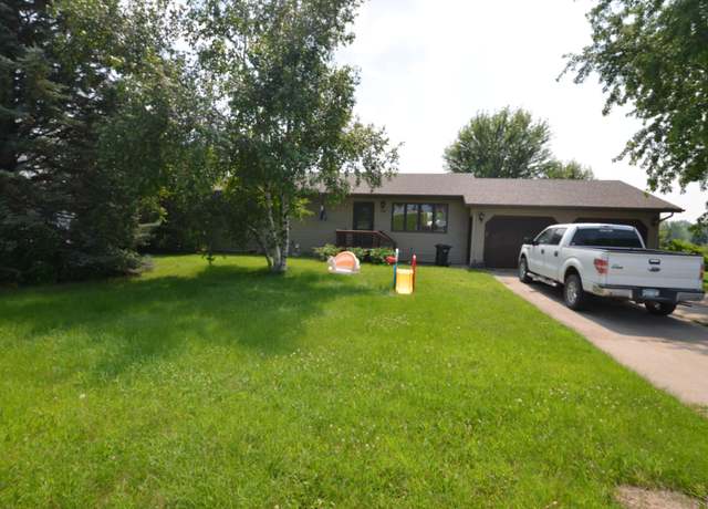Property at 514 E Summit St, Battle Lake, MN 56515, 3 beds, 3 baths