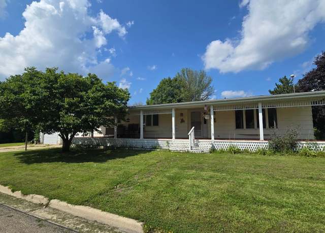 Property at 200 Thill Dr W, Rose Creek, MN 55970, 2 beds, 2 baths