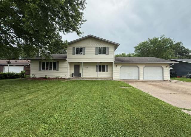 Property at 2152 Orchard Pl, Eau Claire, WI 54703, 4 beds, 4 baths