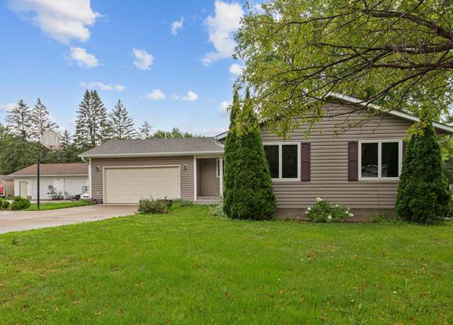Property at 308 9th Ave NW, Waseca, MN 56093, 3 beds, 2 baths