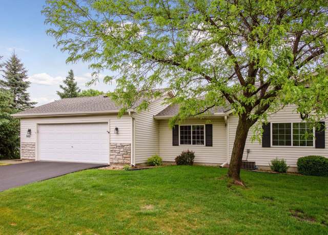 Property at 985 Carriage Hills Dr, Chaska, MN 55318, 2 beds, 2 baths