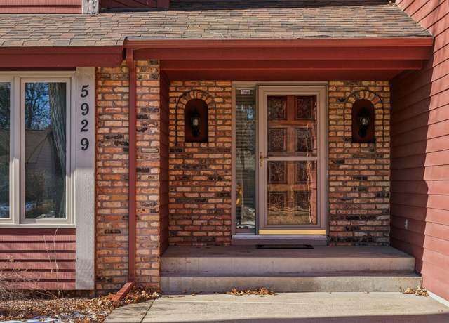 Property at 5929 Oxford St N, Shoreview, MN 55126, 4 beds, 4 baths