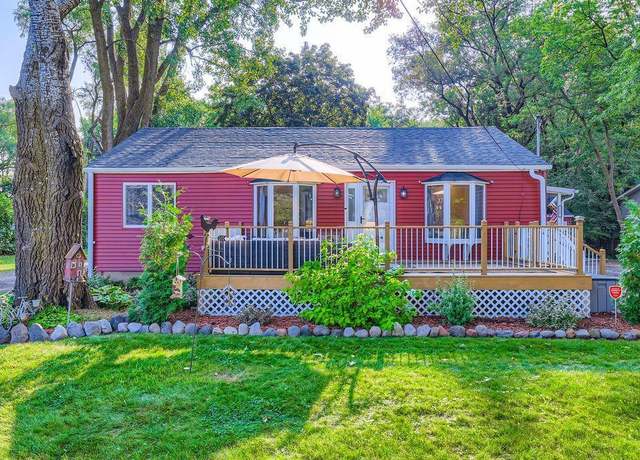 Property at 1387 Hadley Ave N, Oakdale, MN 55128, 3 beds, 2 baths