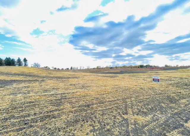 Property at 7 Cottonwood Lake Blvd, Windom, MN 56101