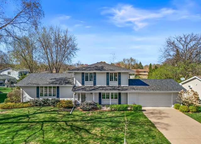 Property at 711 Belmont Ln E, Maplewood, MN 55117, 4 beds, 3 baths