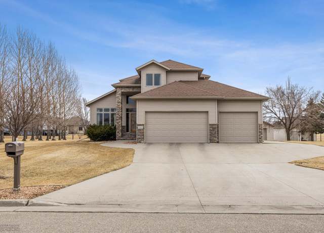 Property at 3665 N Sedona Ct, West Fargo, ND 58078, 5 beds, 4 baths