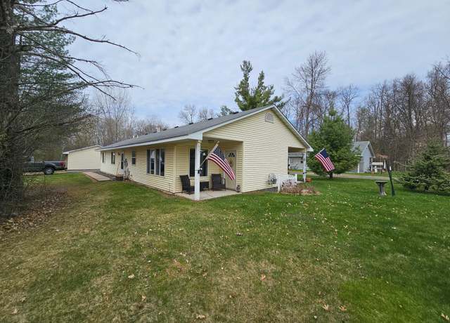 Property at 409 Walnut St S, Mora, MN 55051, 4 beds, 2 baths