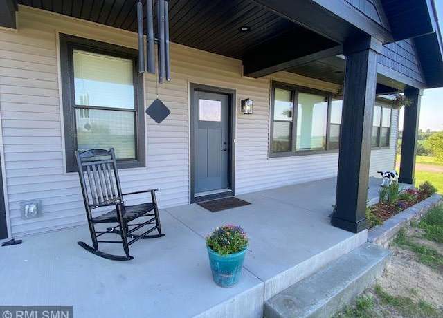 Property at 1706 57th Ave, Hammond, WI 54015, 5 beds, 3 baths