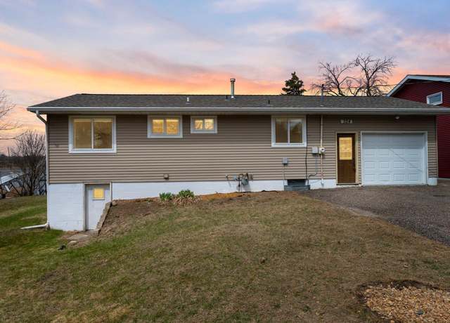 Property at 524 Lakeshore Cir, Annandale, MN 55302, 2 beds, 2 baths