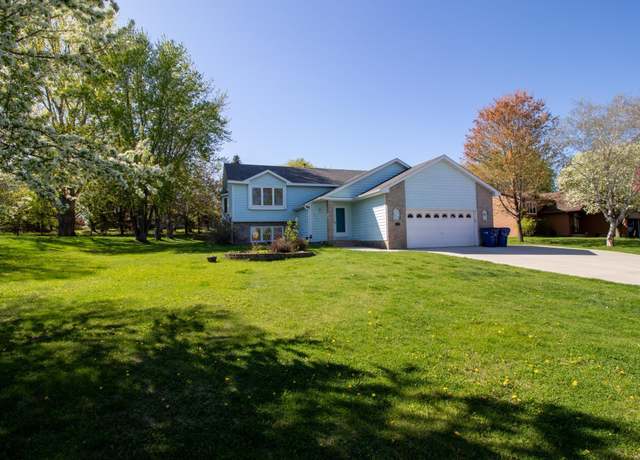 Property at 1827 Haller Way, Saint Cloud, MN 56301, 3 beds, 2 baths