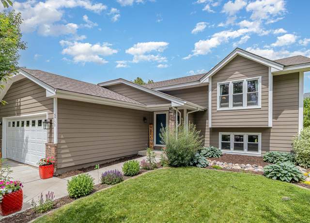 Property at 5750 Lone Oak Dr, Savage, MN 55378, 4 beds, 3 baths