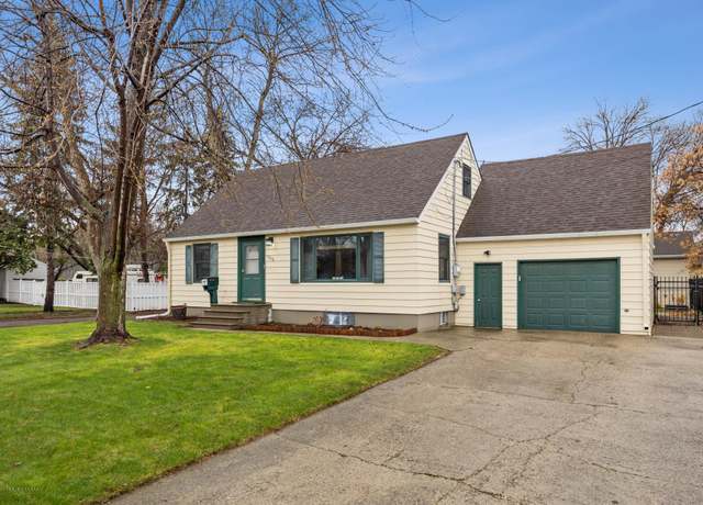 Property at 108 Francis St, West Fargo, ND 58078, 3 beds, 2 baths