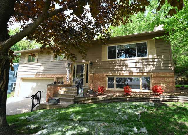 Property at 1023 Sierra Ln NE, Rochester, MN 55906, 4 beds, 3 baths