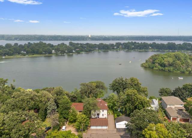 Property at 1701 W Medicine Lake Dr, Plymouth, MN 55441, 3 beds, 2 baths