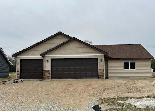 Property at 1560 Gray Fox Dr NE, Owatonna, MN 55060, 3 beds, 2 baths
