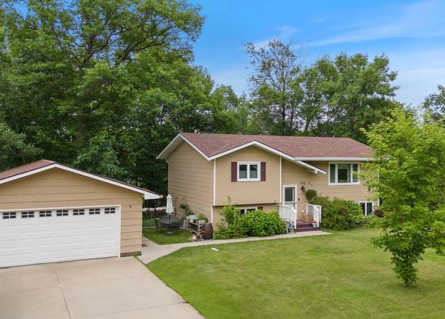 Property at 1902 SW 3rd Ave, Grand Rapids, MN 55744, 4 beds, 2 baths