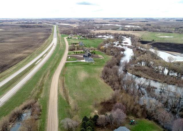 Property at 007 Adams St SE, Hutchinson, MN 55350