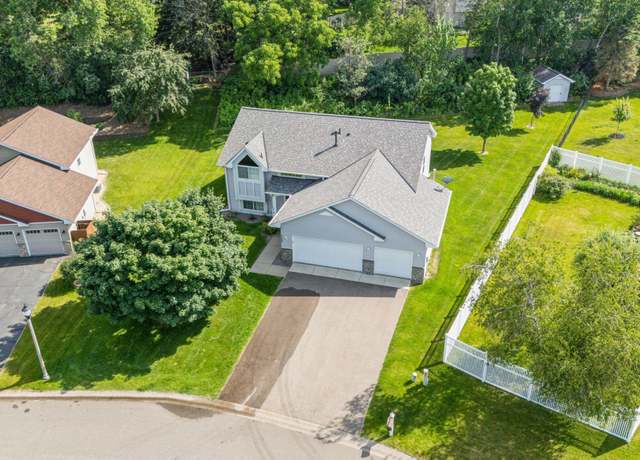 Property at 7705 31st Street Ct N, Oakdale, MN 55128, 5 beds, 3 baths