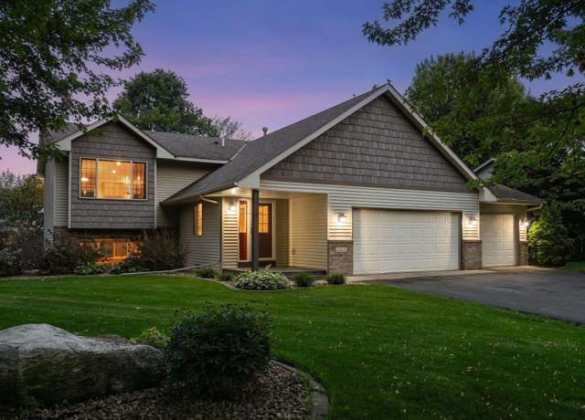 Property at 11029 Shoreline Ct, Chisago City, MN 55013, 4 beds, 2 baths