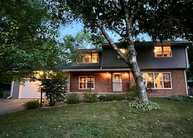Property at 4486 Wood Duck Dr, Vadnais Heights, MN 55127, 4 beds, 3 baths