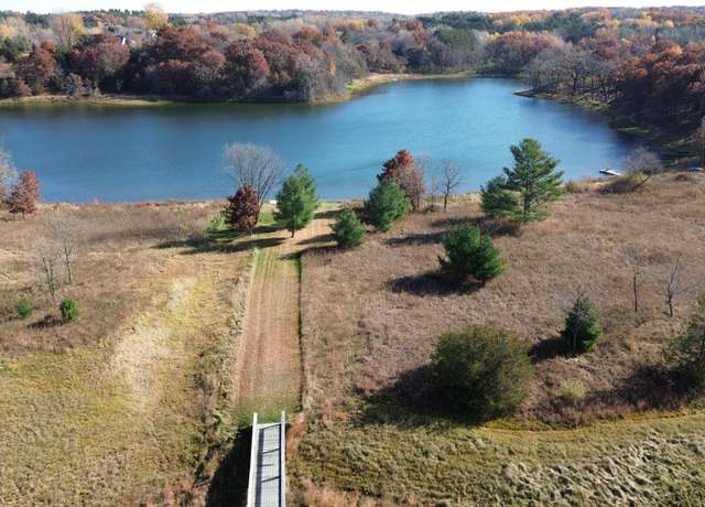 Property at 1009 Moon Glow Rd, Hudson, WI 54016