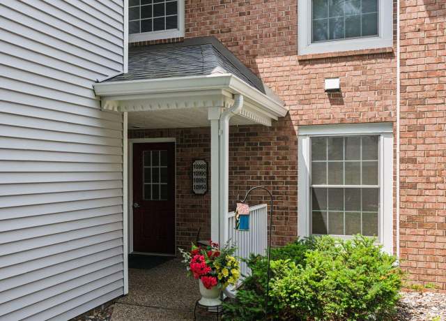 Property at 10992 Quebec Ave S, Bloomington, MN 55438, 2 beds, 2 baths
