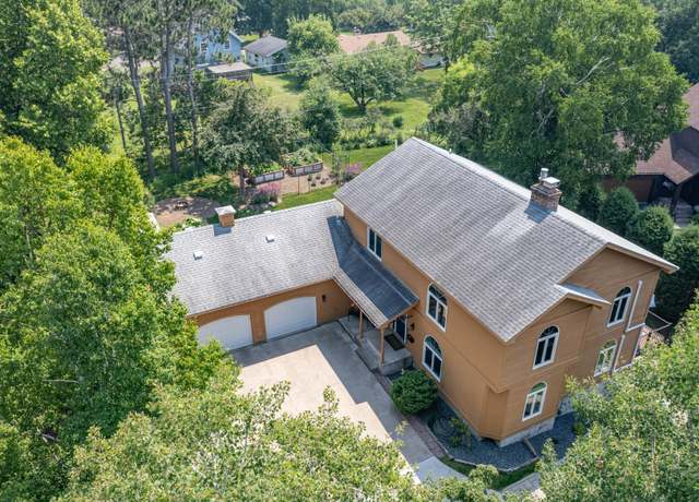 Property at 430 Hartley Pl, Duluth, MN 55803, 4 beds, 5 baths