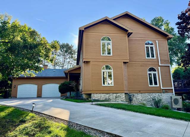 Property at 430 Hartley Pl, Duluth, MN 55803, 4 beds, 5 baths