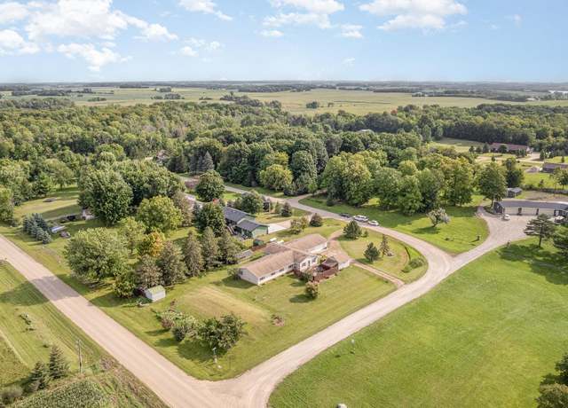 Property at 38630 Woodview Ln, Le Center, MN 56057, 5 beds, 3 baths