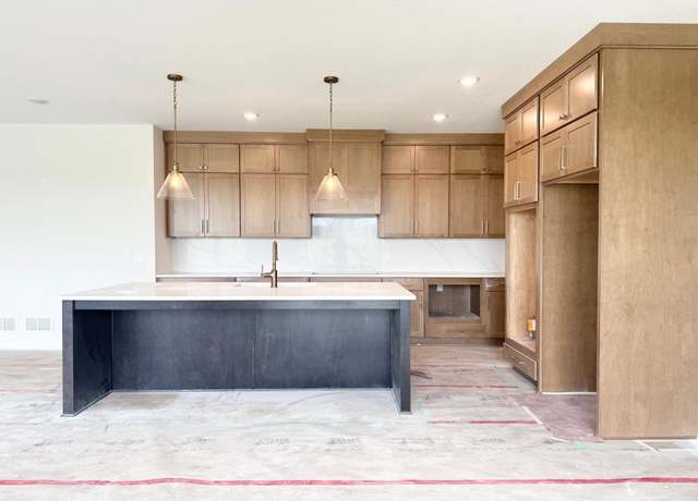 Property at 17970 103rd Ave N, Maple Grove, MN 55311, 5 beds, 5 baths