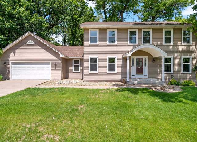 Property at 13545 Glasgow Ln, Apple Valley, MN 55124, 4 beds, 4 baths